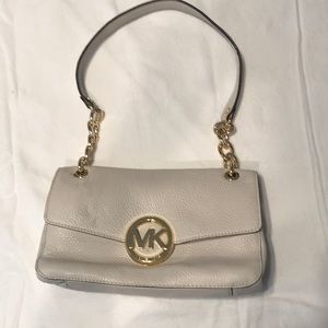 NEVER WORN MICHEAL KORS SHOULDER BAG